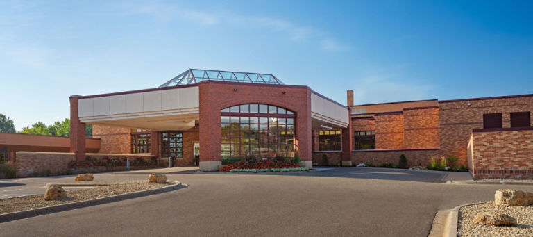 Lakeview Hospital front entrance